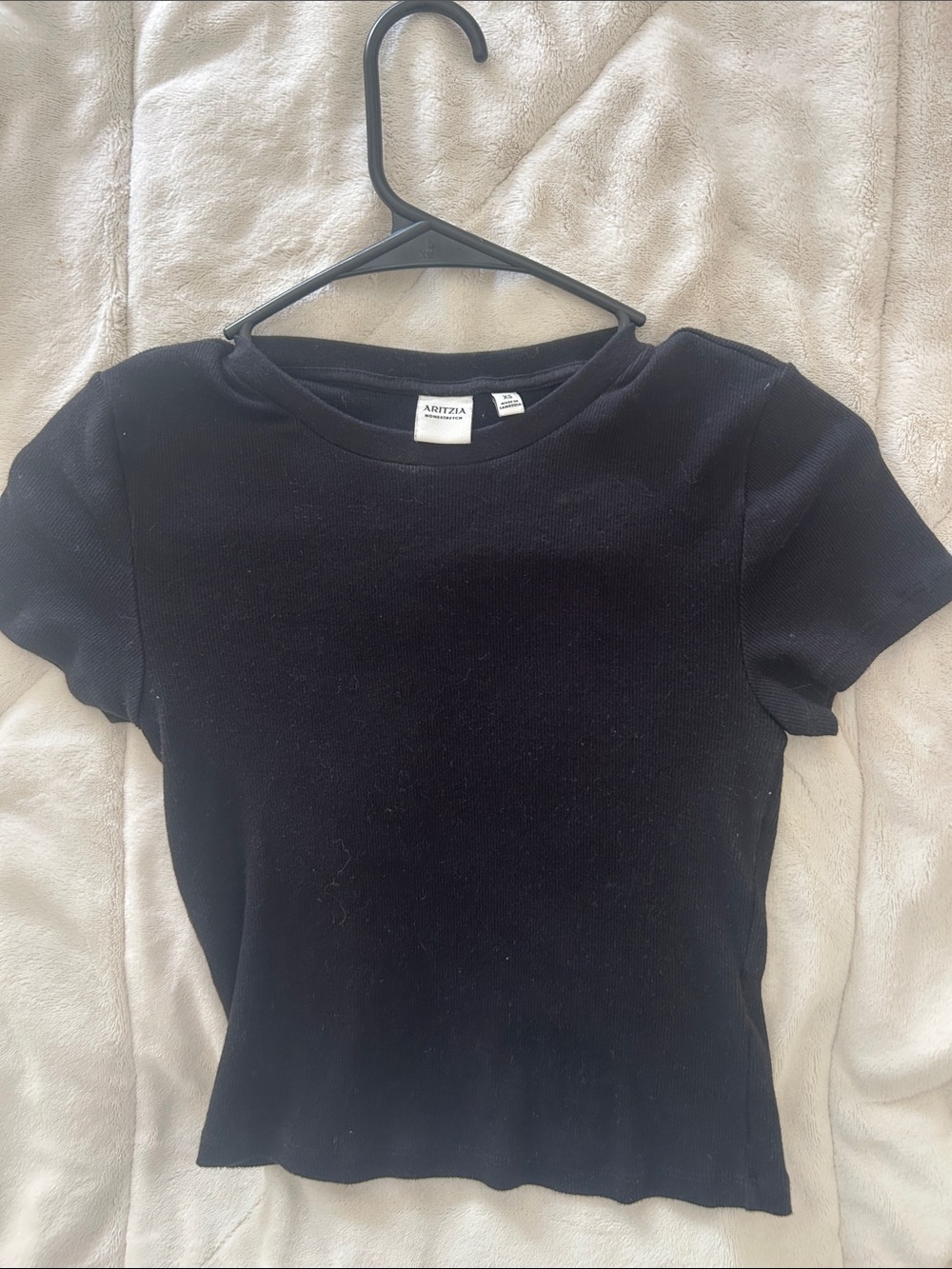 Aritzia Black Ribbed Short Sleeve Crop Tee